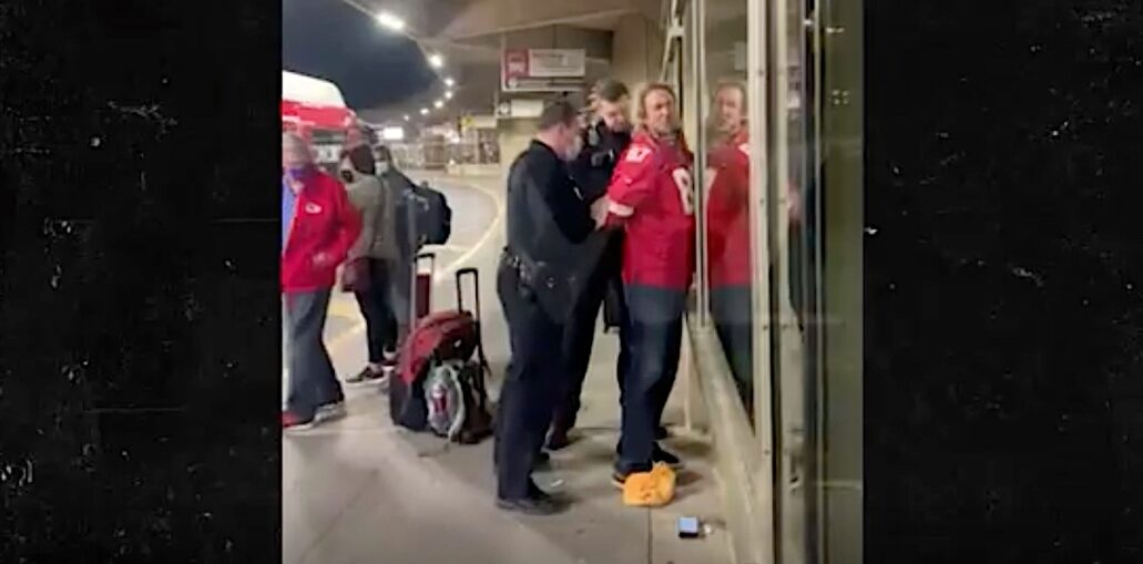 Danny Carey (TOOL) fue arrestado por pelear con un vigilante del aeropuerto (Video) – ROCKTAMBULOS