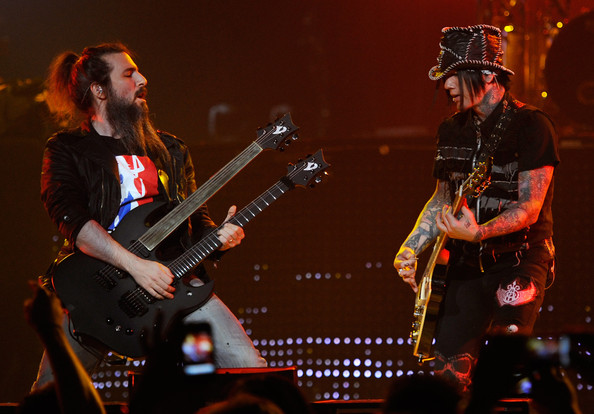 Bumblefoot (izq) y DJ Ashba (der) ya no forman parte de Guns N Roses